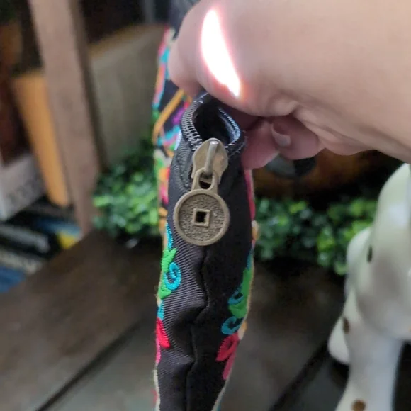 Black Embroidered Floral Geometric Wallet - Picture 7 of 7